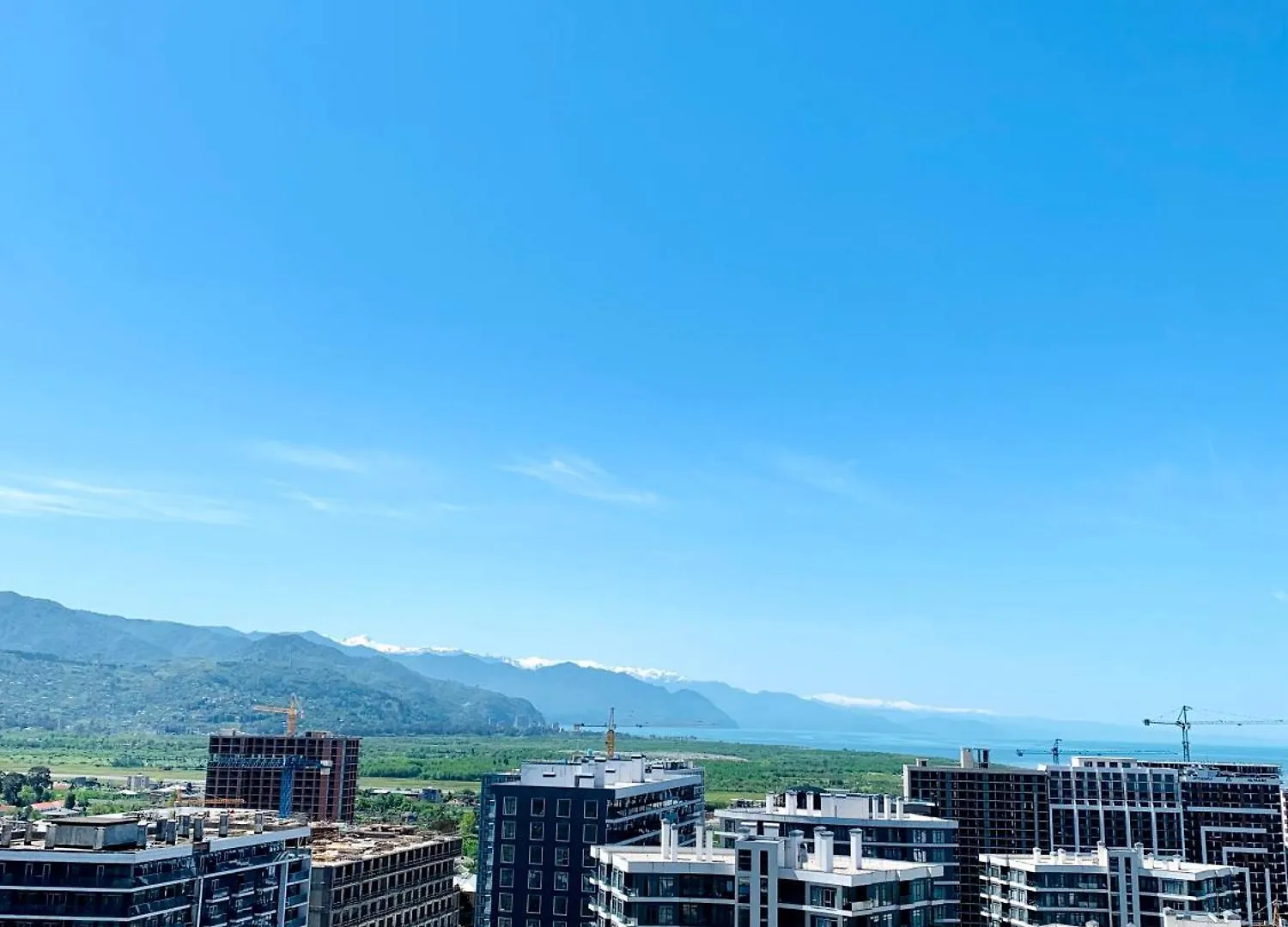 Luxuri Apartments In New Bouleward 바투미